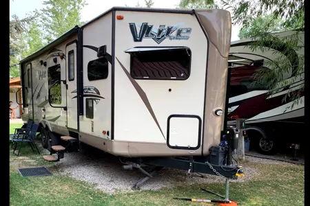 Charley's Fleetwood V-Lite Travel Trailer