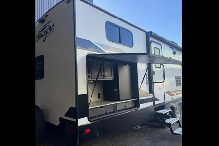 Grand Design Imagine 3170BH Travel Trailer