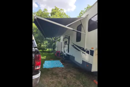 Fully stocked 2 bedroom 5th wheel
