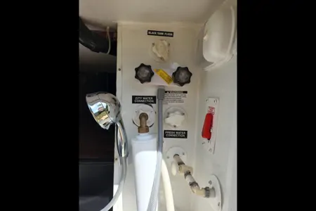 Fully stocked 2 bedroom 5th wheel