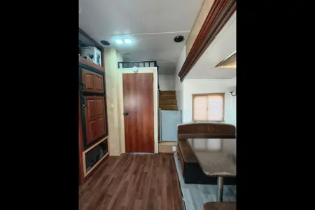 Fully stocked 2 bedroom 5th wheel