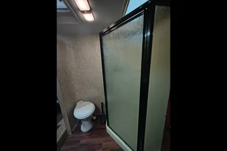 Fully stocked 2 bedroom 5th wheel
