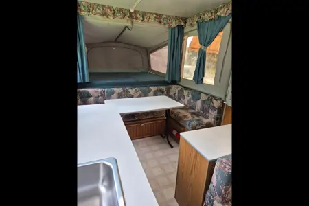 Retro & Rustic Family Pop-up Camper