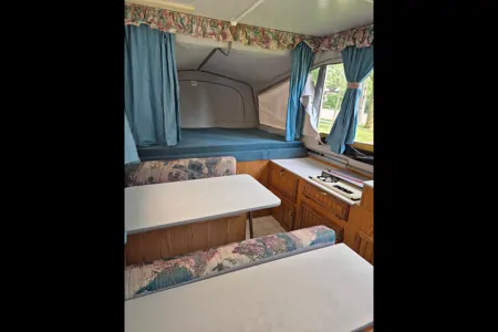 Retro & Rustic Family Pop-up Camper
