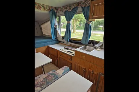 Retro & Rustic Family Pop-up Camper