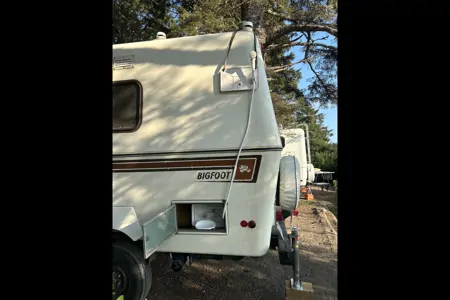 Tyler's Bigfoot RV B17 Travel Trailer