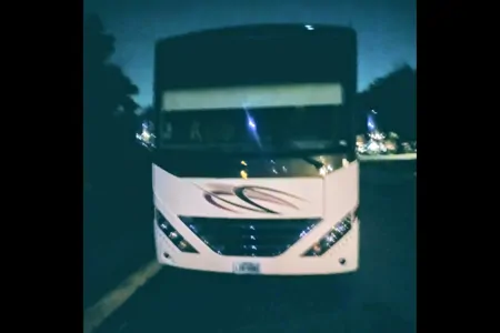 Mark's Thor Motor Coach Hurricane 35m Class A