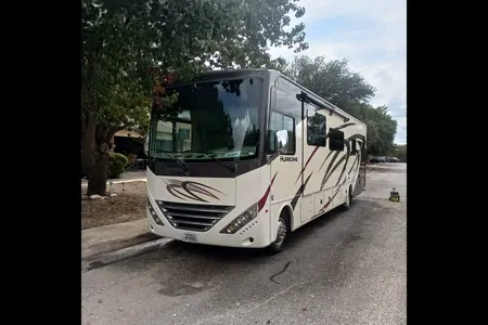 Mark's Thor Motor Coach Hurricane 35m Class A