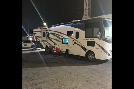 Mark's Thor Motor Coach Hurricane 35m Class A