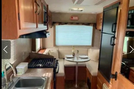 Gomez Adventure Manufacturing 19rd Class C