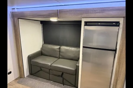 Family bunkhouse RV Sleeps 8