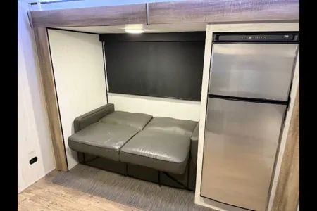 Family bunkhouse RV Sleeps 8