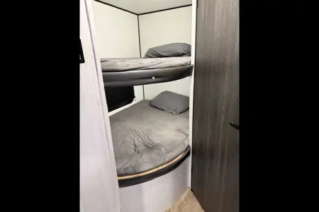 Family bunkhouse RV Sleeps 8