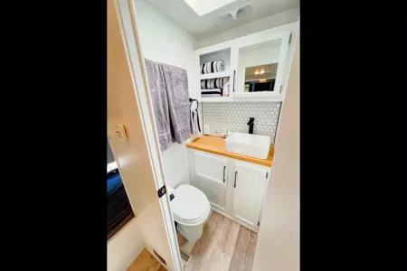 2008 Sportsman- Sleeps 4-5. A/C - Fully Renovated - Super Chic!