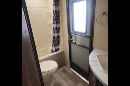 Eazye's Forest River Lite Travel Trailer