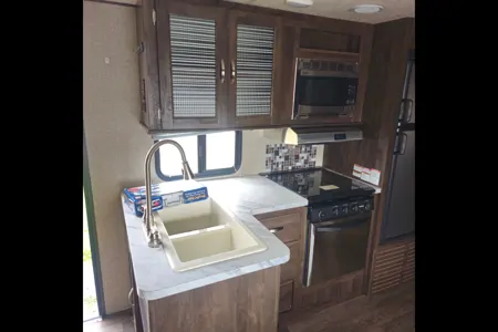 Eazye's Forest River Lite Travel Trailer