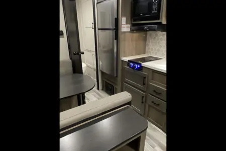 Love Shack - Starcraft Autumn Ridge - Trailer