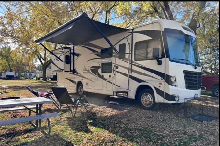 Nickita's Forest River FR30 D Class A