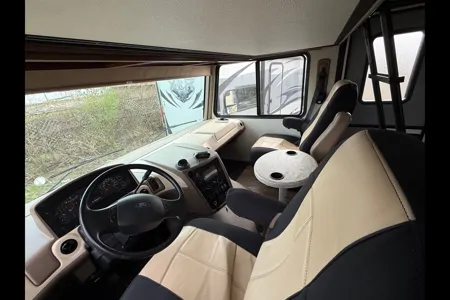 Nickita's Forest River FR30 D Class A