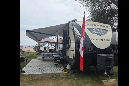 Sean's Lacrosse Luxury Lite 339BHD Travel Trailer