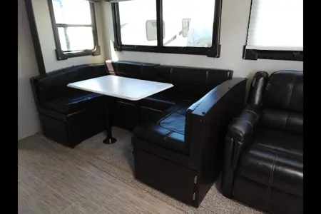 Sean's Lacrosse Luxury Lite 339BHD Travel Trailer