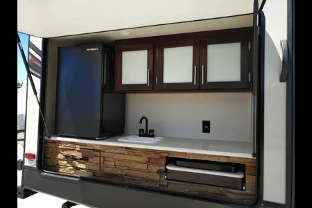 Sean's Lacrosse Luxury Lite 339BHD Travel Trailer