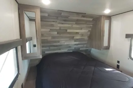 Ramon's Yes Zinger lite Travel Trailer