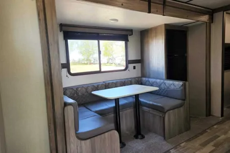 Ramon's Yes Zinger lite Travel Trailer