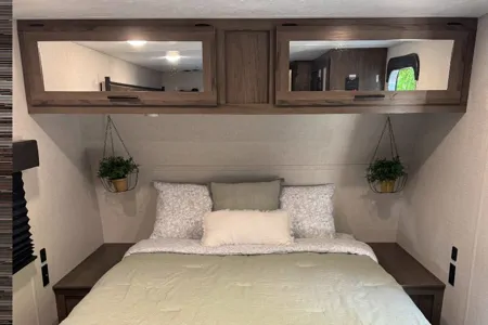 AVENGER LT Travel Trailer