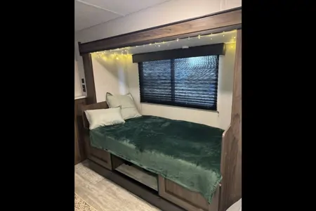 AVENGER LT Travel Trailer