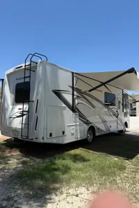 Joe's Thor Motor Coach Hurricane 29M Class A