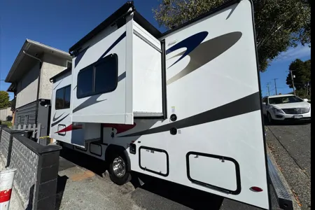 Woodies Adventurer Lp E450 Class C