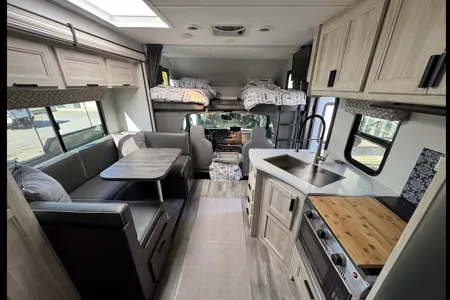 Woodies Adventurer Lp E450 Class C