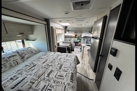Woodies Adventurer Lp E450 Class C