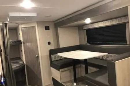 Coachmen Catalina Summit Serie 7