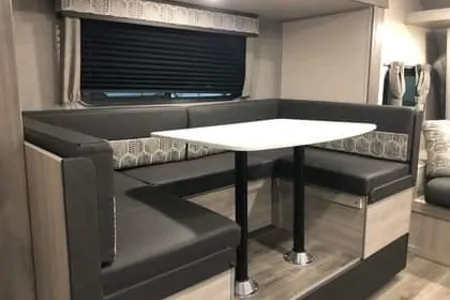 Coachmen Catalina Summit Serie 7