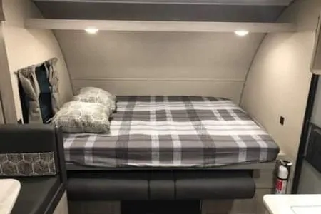 Coachmen Catalina Summit Serie 7