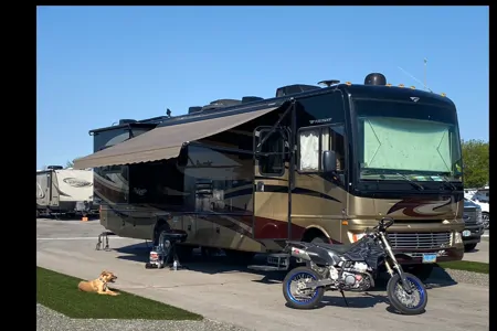 🚐 Hit the Road in Comfort – Your Adventure Starts Here! 🌄