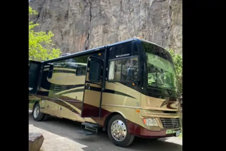 🚐 Hit the Road in Comfort – Your Adventure Starts Here! 🌄