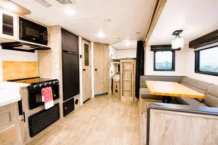 🤎 Alpha Churro 🤎 Sleeps 10 • Private Suite • Slide-Out • 2 Doors