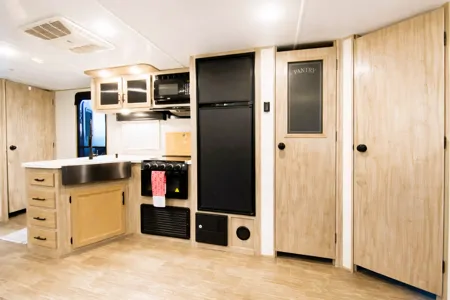 🤎 Alpha Churro 🤎 Sleeps 10 • Private Suite • Slide-Out • 2 Doors