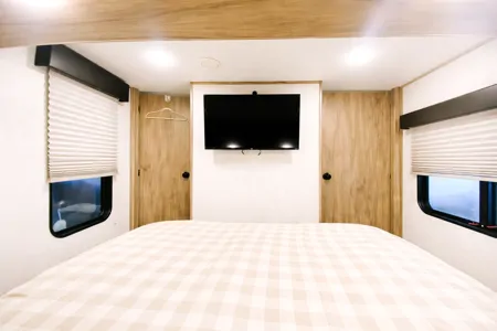 🤎 Alpha Churro 🤎 Sleeps 10 • Private Suite • Slide-Out • 2 Doors