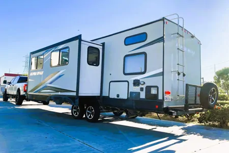 🤎 Alpha Churro 🤎 Sleeps 10 • Private Suite • Slide-Out • 2 Doors