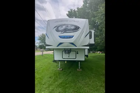 Andrew's Forest River Arctic wolf Fifth Wheel