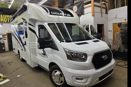 Jacob's Thor Motor Coach Gimini Class C