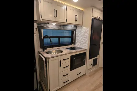 Jacob's Thor Motor Coach Gimini Class C