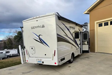 Jacob's Thor Motor Coach Gimini Class C