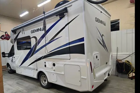 Jacob's Thor Motor Coach Gimini Class C