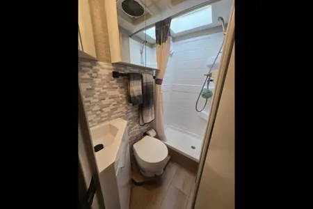 Jacob's Thor Motor Coach Gimini Class C