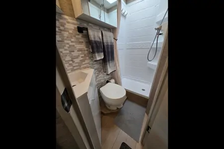 Jacob's Thor Motor Coach Gimini Class C